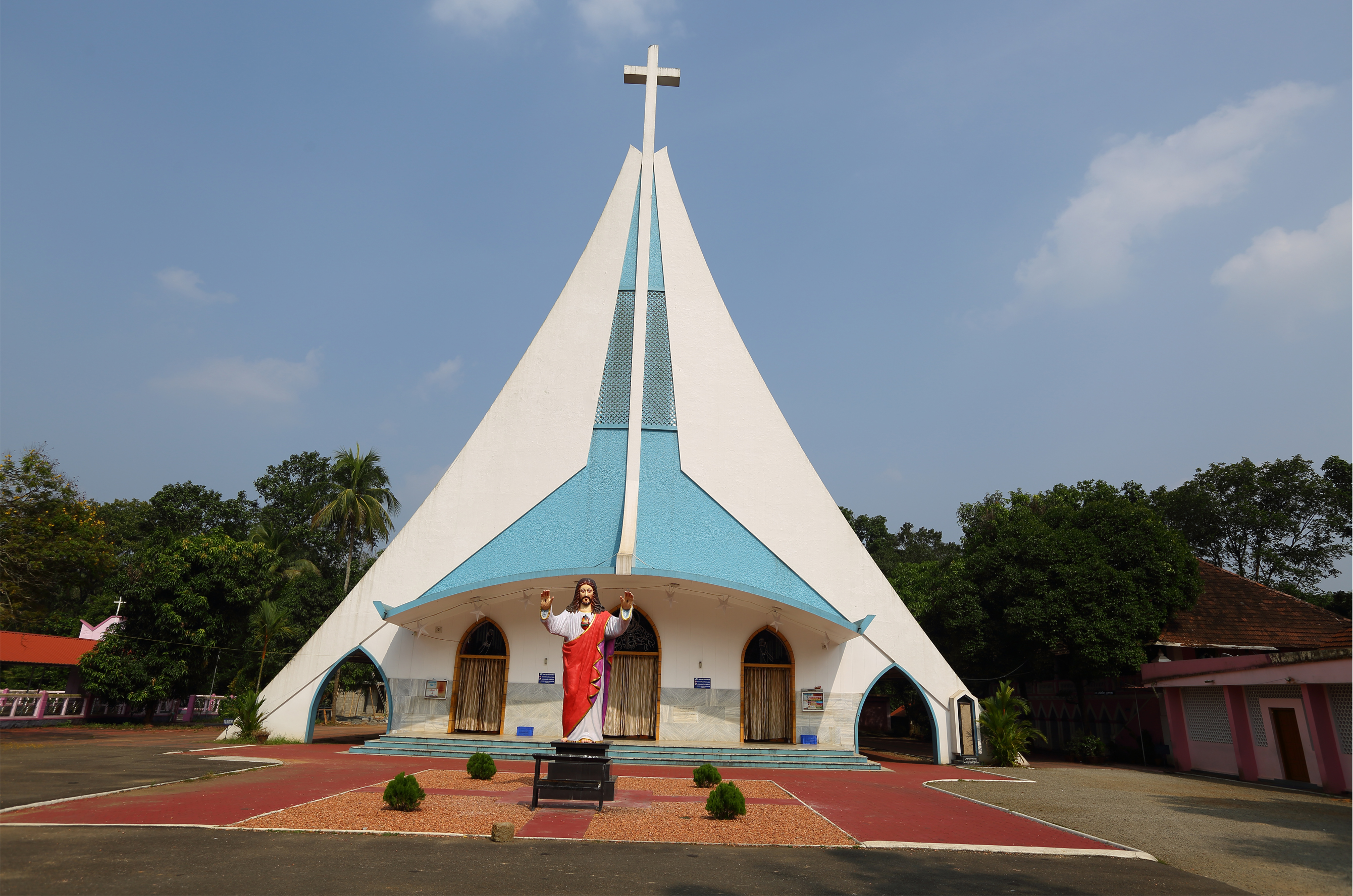 Sacred Heart Church, Poovarany